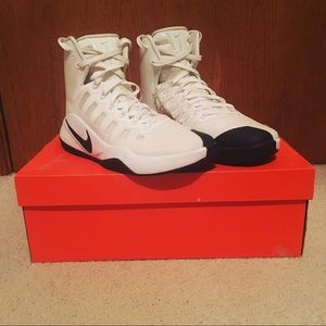 Women’s Nike Hyperdunk 2016